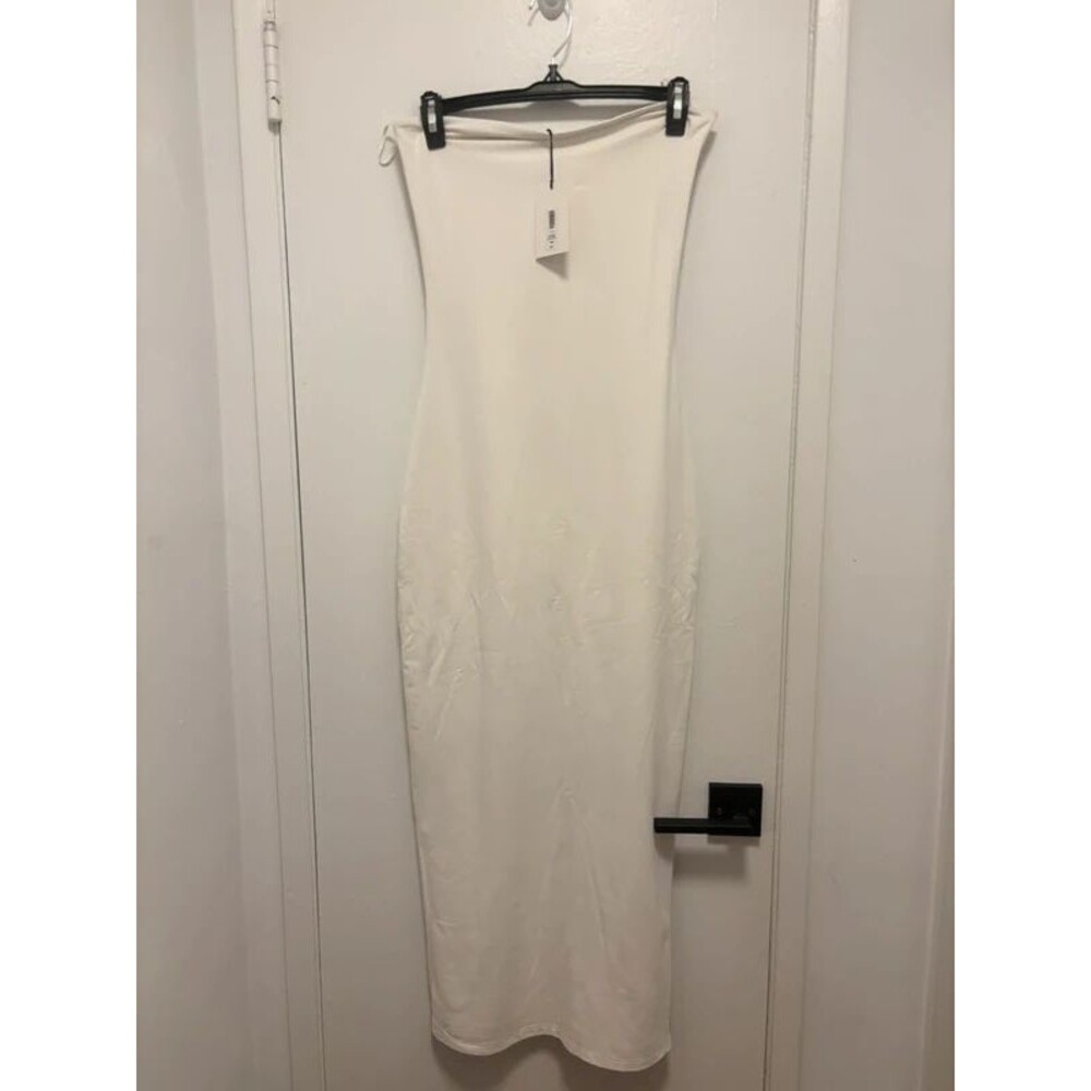 Aritzia Contour Maxi Tube Dress in White size M